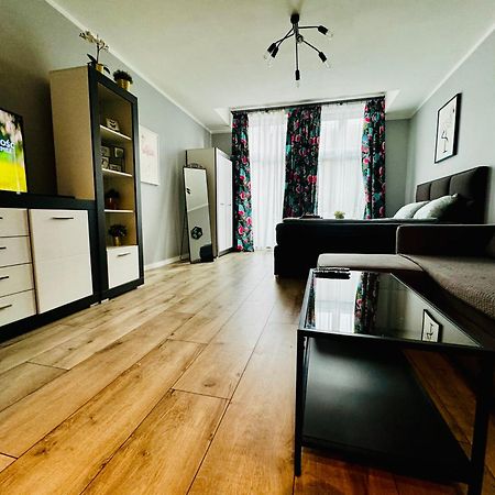 Apartament Flaming Z Balkonem - Scisle Centrum Naprzeciwko Pkp I Pks - Self Check In - Darmowy Parking - Pozne Wymeldowanie - Wystawiamy Fv Opole Exteriör bild