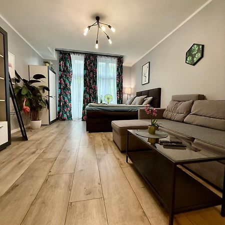 Apartament Flaming Z Balkonem - Scisle Centrum Naprzeciwko Pkp I Pks - Self Check In - Darmowy Parking - Pozne Wymeldowanie - Wystawiamy Fv Opole Exteriör bild