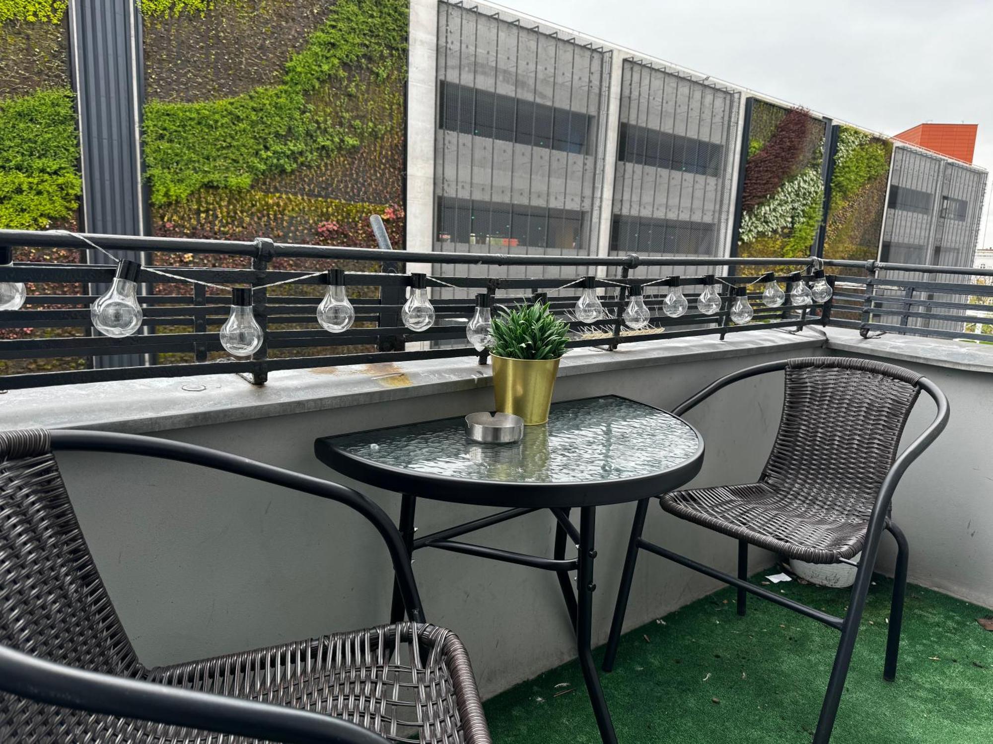 Apartament Flaming Z Balkonem - Scisle Centrum Naprzeciwko Pkp I Pks - Self Check In - Darmowy Parking - Pozne Wymeldowanie - Wystawiamy Fv Opole Exteriör bild